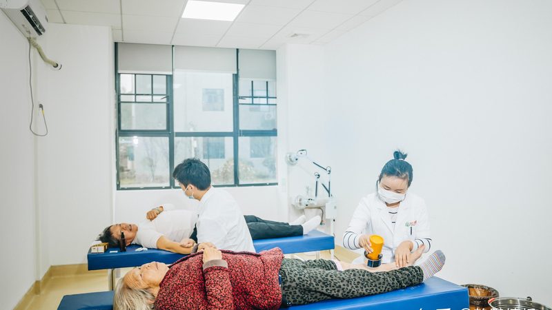 适老化改造是农村养老照护安装服务的重要组成部分，主要包括以下几个方面：