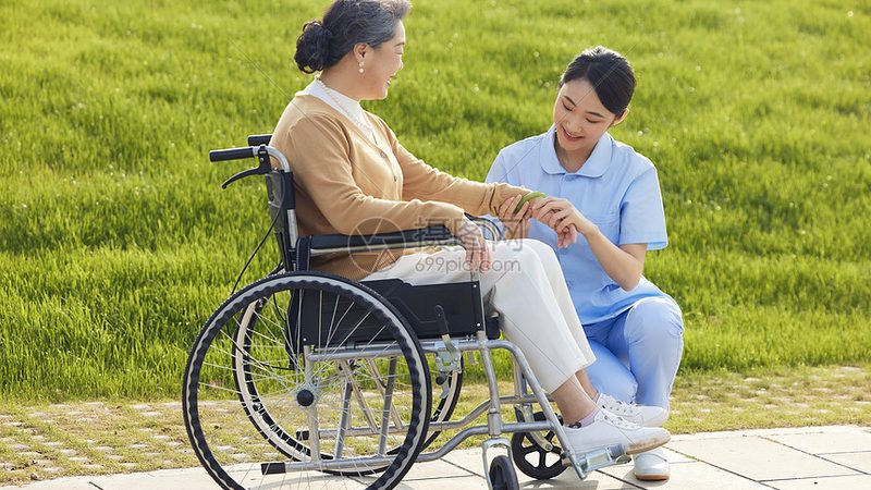 成都养老护理员培训资质办理：了解与选择